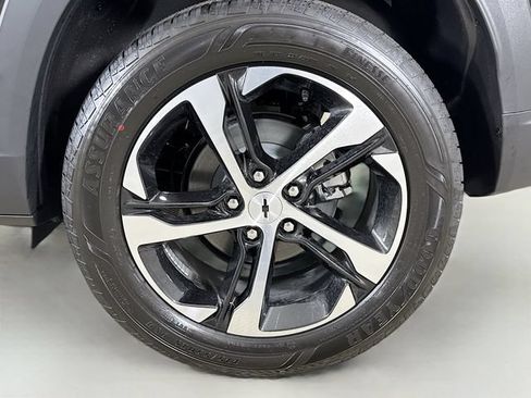New 2026 Chevrolet Trax RS w/ Sunroof Package FWD image 32