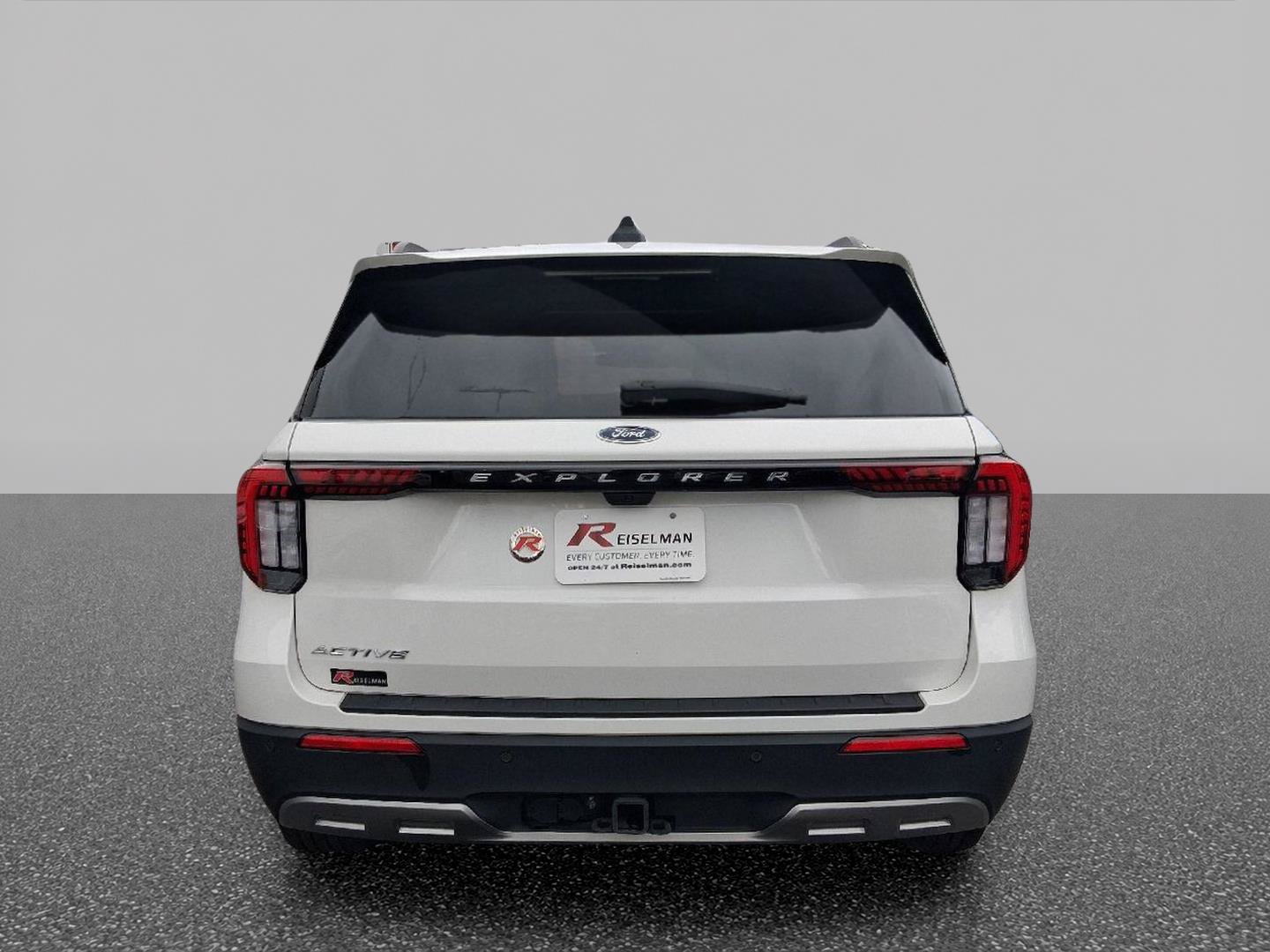 Used 2025 Ford Explorer Active w/ Active Comfort Package RWD image 6