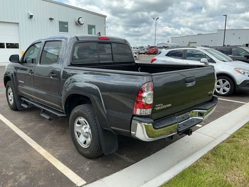 Used 2015 Toyota Tacoma PreRunner w/ SR5 Package RWD image 4