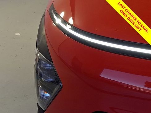 Certified 2025 Hyundai Kona SEL AWD/4WD image 10
