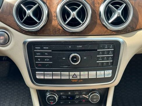 Used 2020 Mercedes-Benz GLA 250 4MATIC image 26