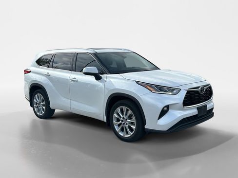 Used 2022 Toyota Highlander Limited AWD/4WD image 8