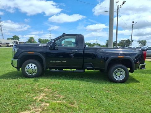 New 2026 GMC Sierra 3500 SLE AWD/4WD image 4