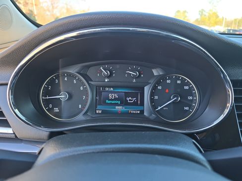 Used 2020 Buick Encore Preferred image 18