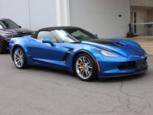 Used 2015 Chevrolet Corvette Z06 w/ Battery Protection Package RWD image 2