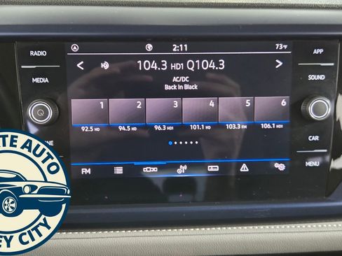 Used 2024 Volkswagen Taos SE image 13