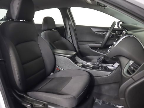Used 2024 Chevrolet Malibu LT image 28