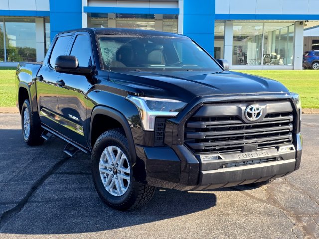 Used 2025 Toyota Tundra SR5 w/ SR5 Convenience Package AWD/4WD image 2