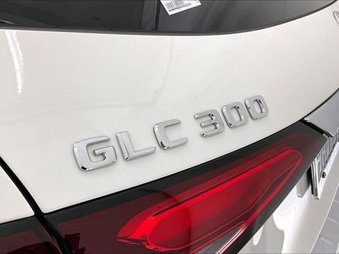 Certified 2023 Mercedes-Benz GLC 300 image 32
