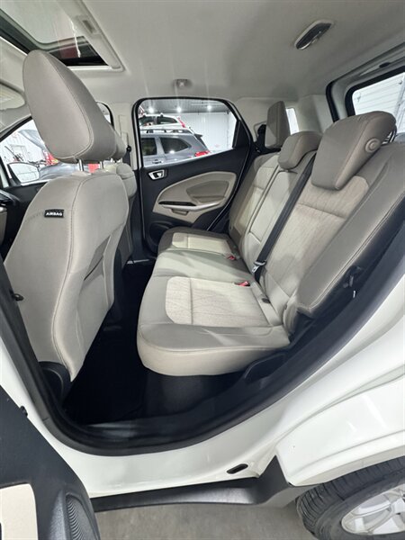 Used 2019 Ford EcoSport SE AWD/4WD image 9