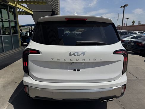 Used 2023 Kia Telluride EX w/ EX Captain's Chair Package image 13