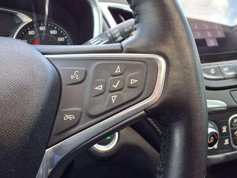 Used 2020 Chevrolet Equinox Premier FWD image 26