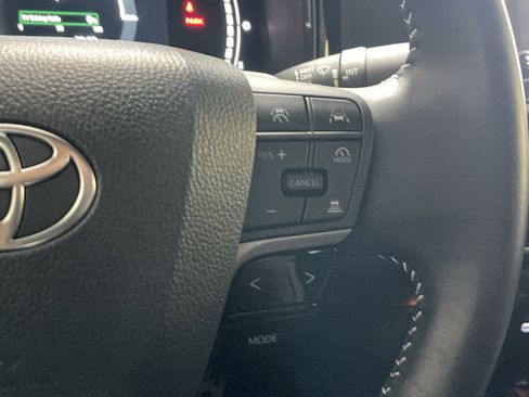 Used 2025 Toyota Camry SE image 20