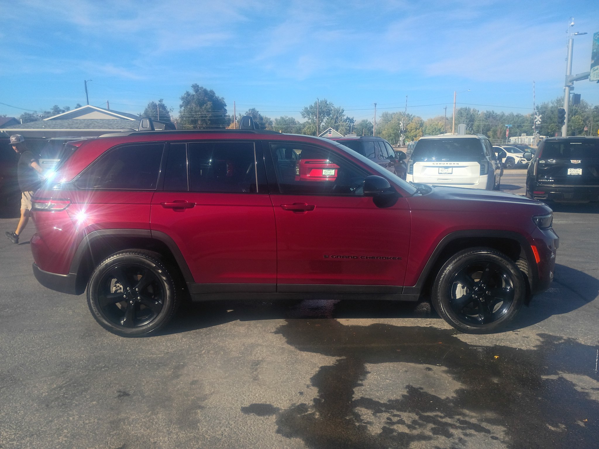 Used 2023 Jeep Grand Cherokee Limited w/ Black Appearance Package AWD/4WD image 5