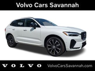 New 2025 Volvo XC60 B5 Plus w/ Protection Package Premier video 1