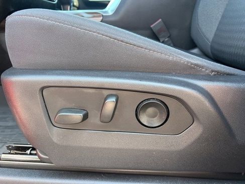 Used 2022 Chevrolet Silverado 1500 RST w/ Convenience Package II image 18