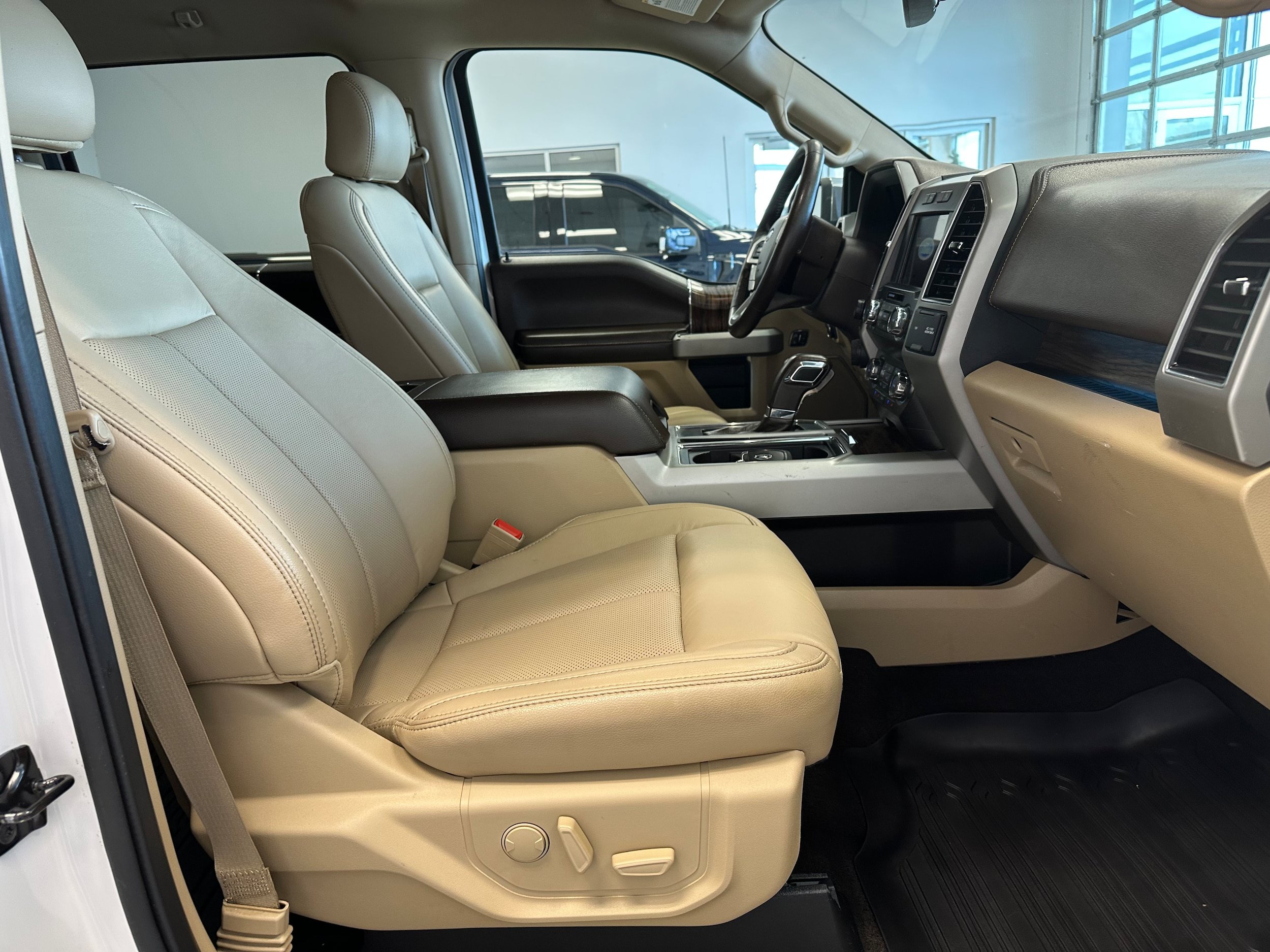 Used 2019 Ford F150 Lariat AWD/4WD image 15