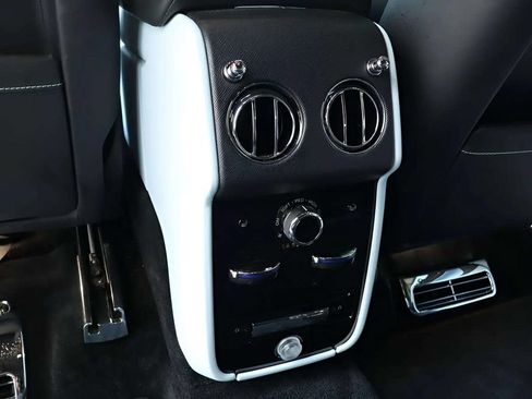 Certified 2024 Rolls-Royce Cullinan Black Badge AWD/4WD image 9
