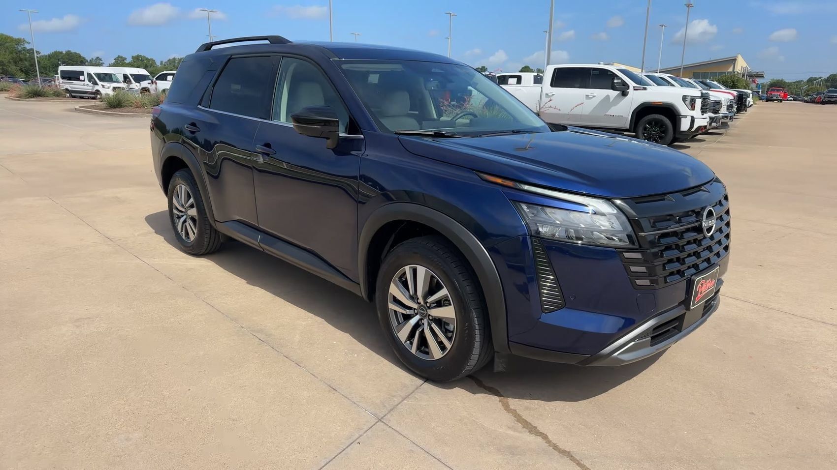 Used 2026 Nissan Pathfinder SL AWD/4WD image 3