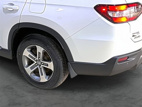 Used 2024 Honda Pilot EX-L image 9