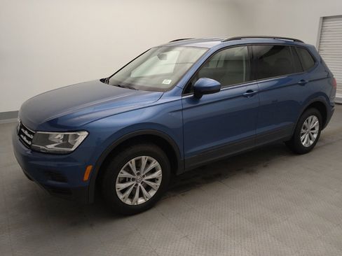 Used 2020 Volkswagen Tiguan S image 2