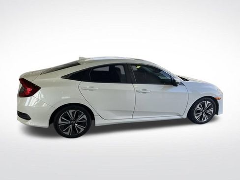 Used 2017 Honda Civic EX-T image 4