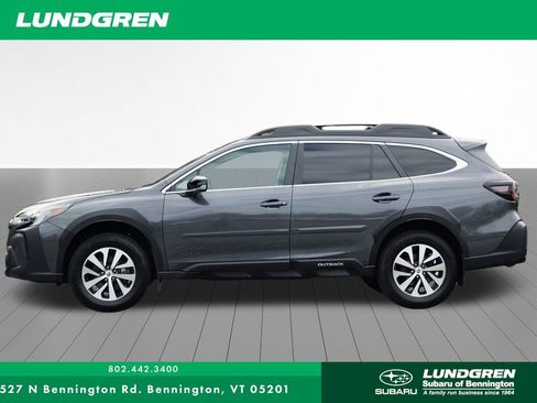 Used 2023 Subaru Outback Premium image 8