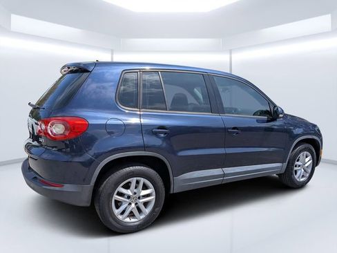Used 2011 Volkswagen Tiguan S image 3