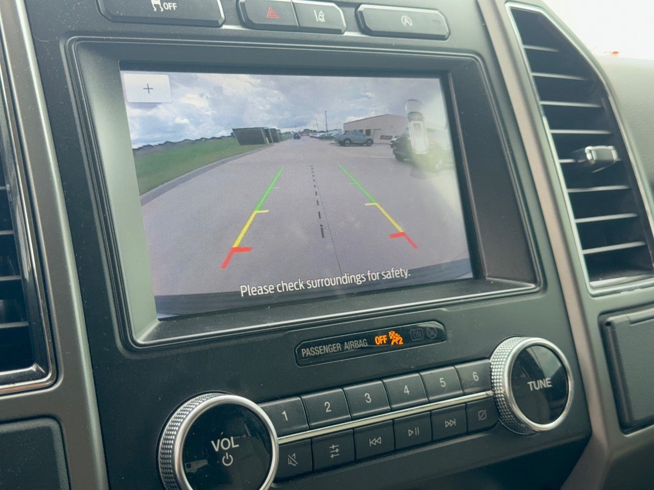 Used 2020 Ford Expedition XLT w/ Equipment Group 202A RWD image 24