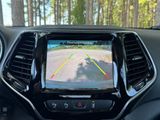 Used 2019 Jeep Cherokee Limited w/ Luxury Group image 4