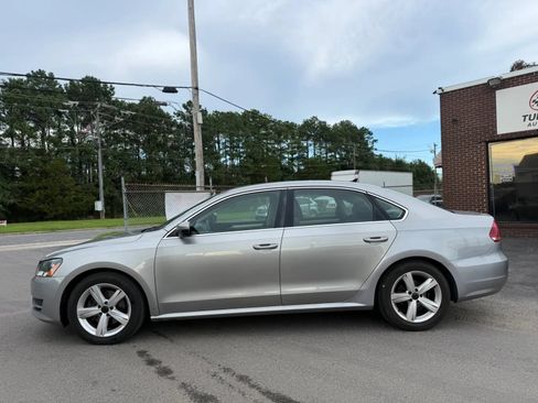Used 2013 Volkswagen Passat 2.5 SE FWD image 2