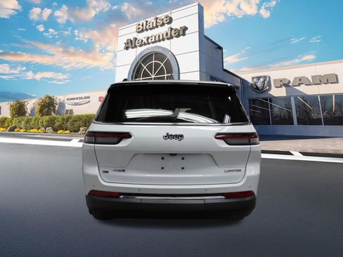 Used 2021 Jeep Grand Cherokee L Limited w/ MOPAR Finishing Package image 8