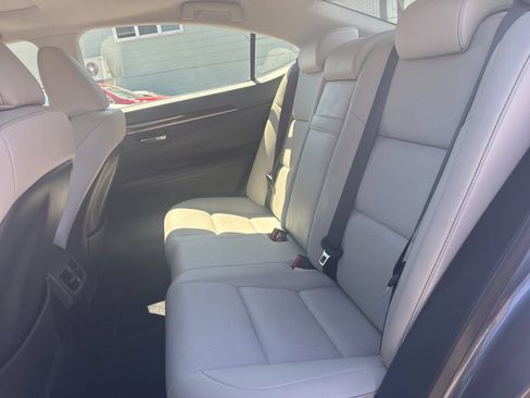 Used 2015 Lexus ES 350 w/ Premium Package FWD image 14