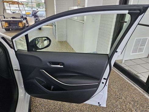 Used 2023 Toyota Corolla SE FWD image 13