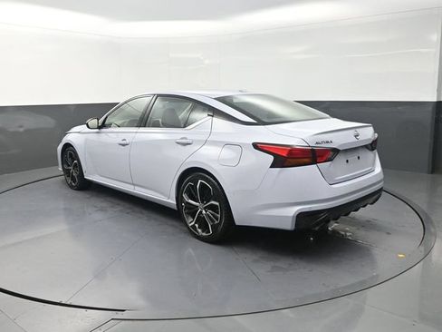 Used 2024 Nissan Altima 2.5 SR FWD image 6