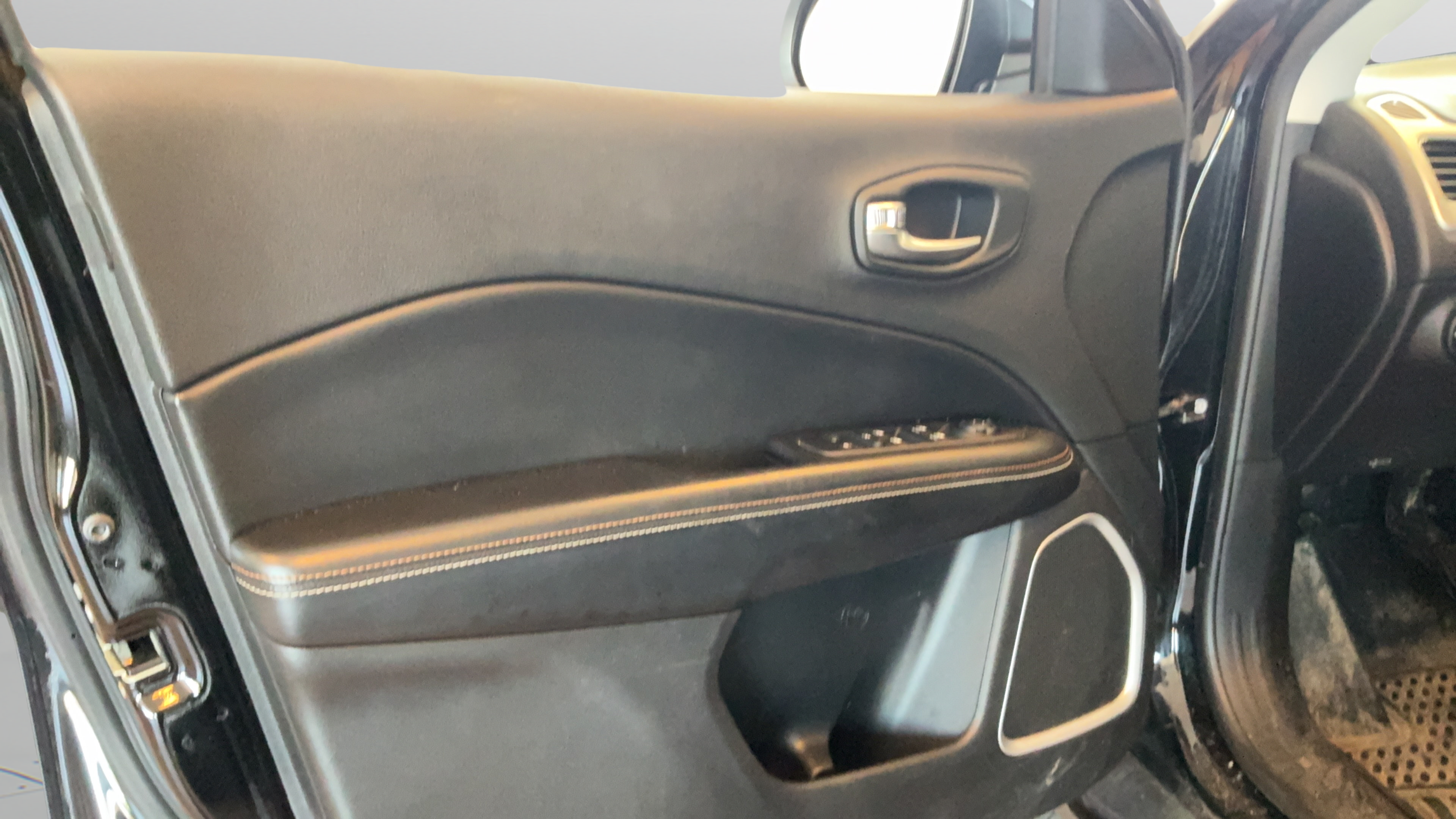 Used 2019 Jeep Compass Latitude w/ Popular Equipment Group AWD/4WD image 20