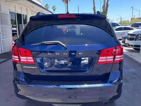Used 2020 Dodge Journey SE image 4