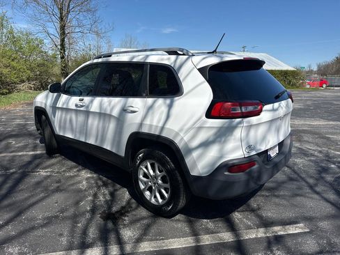 Used 2018 Jeep Cherokee Latitude image 5