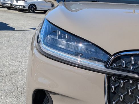 Used 2025 Lincoln Aviator Reserve image 12