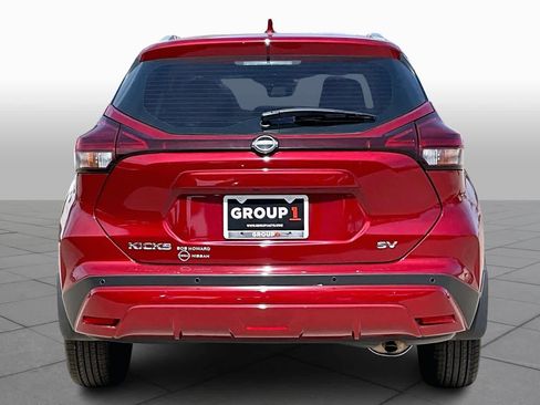 Used 2023 Nissan Kicks SV image 4