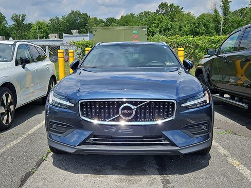 Used 2021 Volvo V60 T5 Cross Country w/ Climate Package AWD/4WD image 2