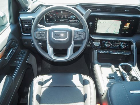 New 2024 GMC Sierra 2500 Denali w/ Denali Reserve Package AWD/4WD image 9