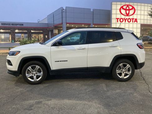 Used 2024 Jeep Compass Latitude image 7