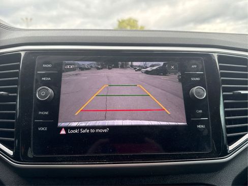 Used 2022 Volkswagen Atlas SE image 32