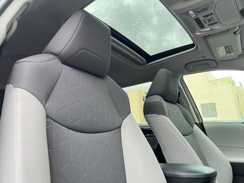 New 2025 Toyota RAV4 XLE image 17