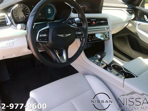 Used 2025 Genesis G70 2.5T AWD/4WD image 13