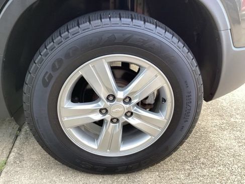 Used 2020 Chevrolet Trax LS w/ Tint and Cruise Package AWD/4WD image 6
