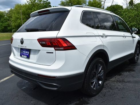 Used 2022 Volkswagen Tiguan SE AWD/4WD image 6