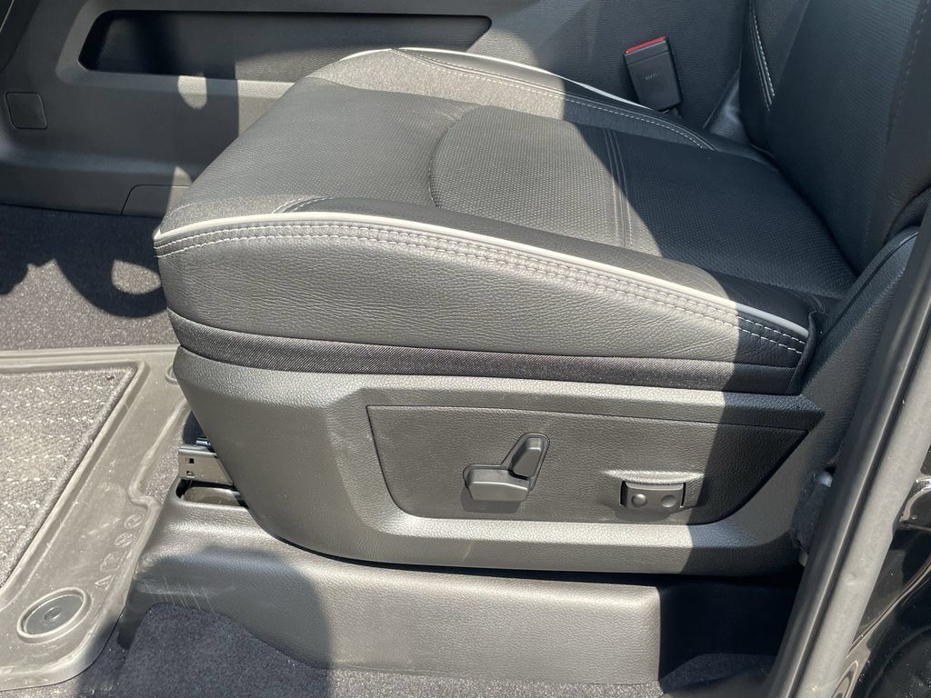 New 2025 RAM 2500 Limited AWD/4WD image 13