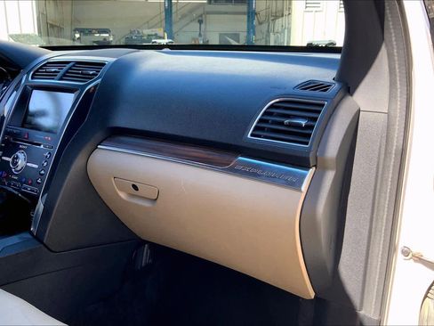 Used 2016 Ford Explorer Limited image 19